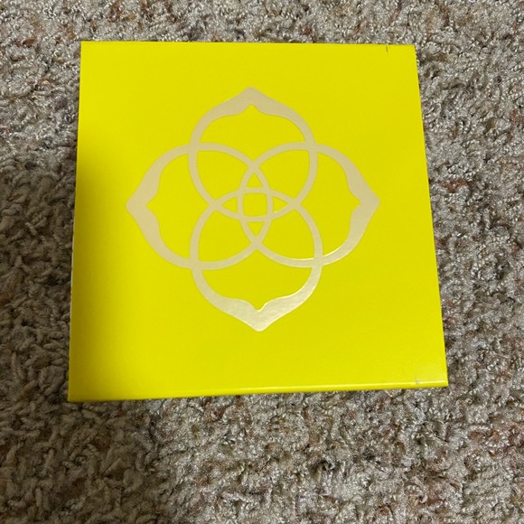 Gift Bag & Box - Picture 2 of 4